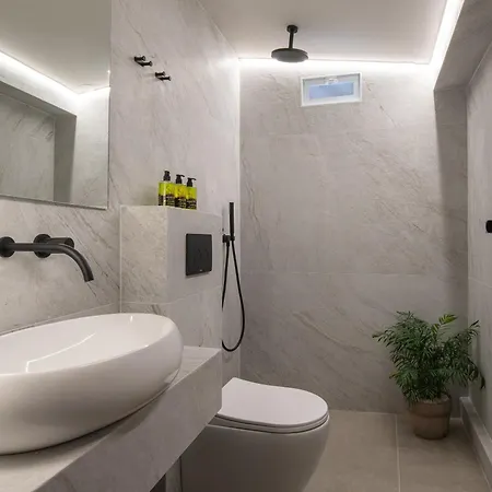 Apartman Erifili At & *