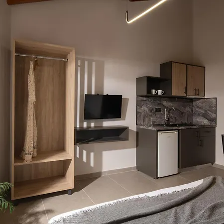 Erifili At & Apartman *