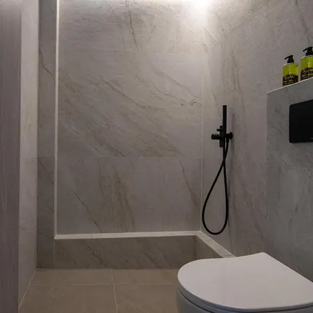 Apartman Erifili At & *