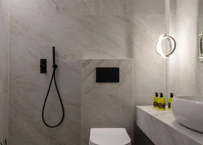 Erifili At & * 萨尔蒂