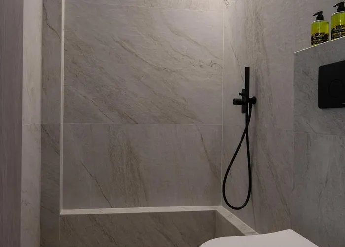 Lägenhet Erifili At & *