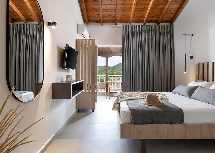 Erifili At & Lägenhet